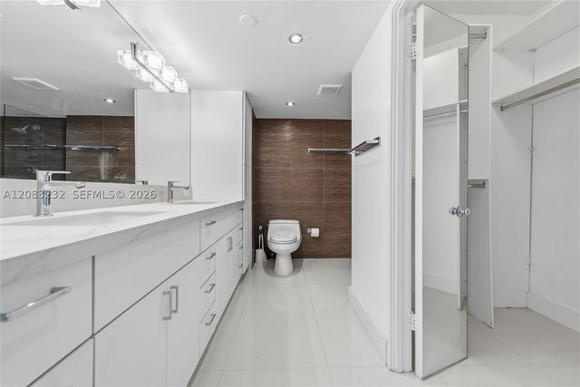 1541 Brickell Ave B3403, Miami, FL 33129