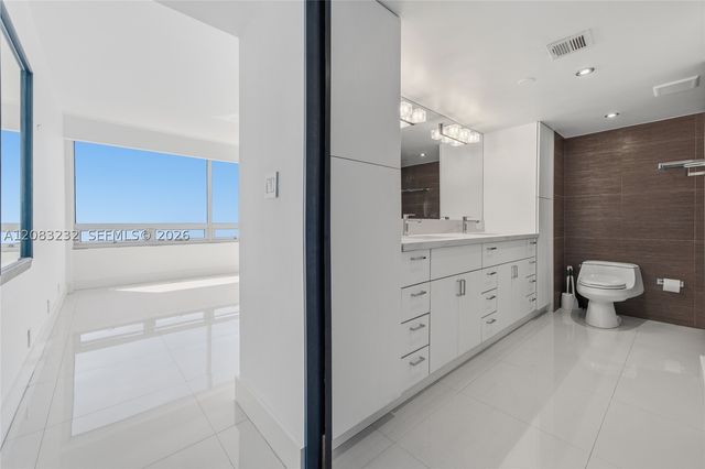 1541 Brickell Ave B3403, Miami, FL 33129