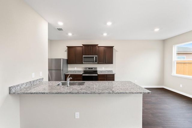 719 Wonderland TRL, New Braunfels, TX 78132