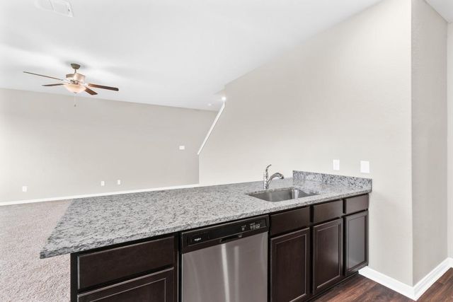 719 Wonderland TRL, New Braunfels, TX 78132