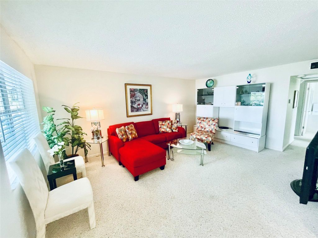 40 Keswick B 40, Deerfield Beach, FL 33442