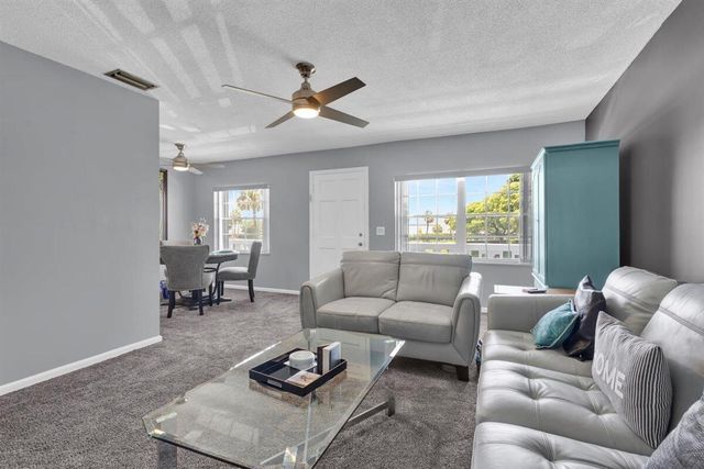 10000 Meridian Way N 15, Palm Beach Gardens, FL 33410