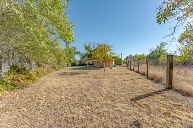 5192 Chestnut Rd, Olivehurst, CA 95961
