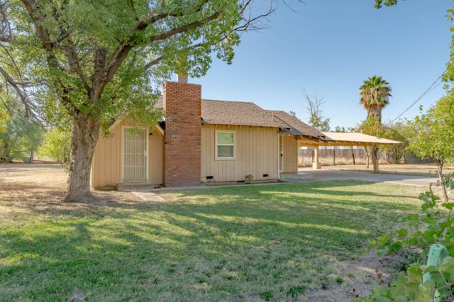 5192 Chestnut Rd, Olivehurst, CA 95961