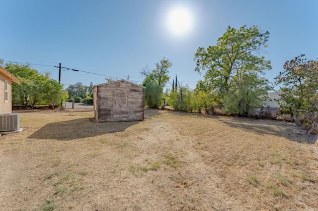 5192 Chestnut Rd, Olivehurst, CA 95961