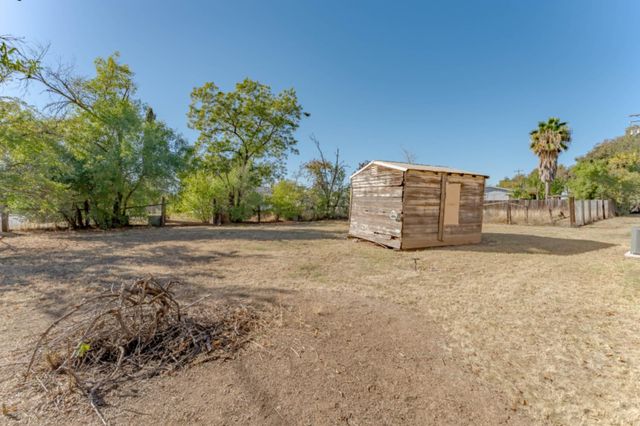 5192 Chestnut Rd, Olivehurst, CA 95961