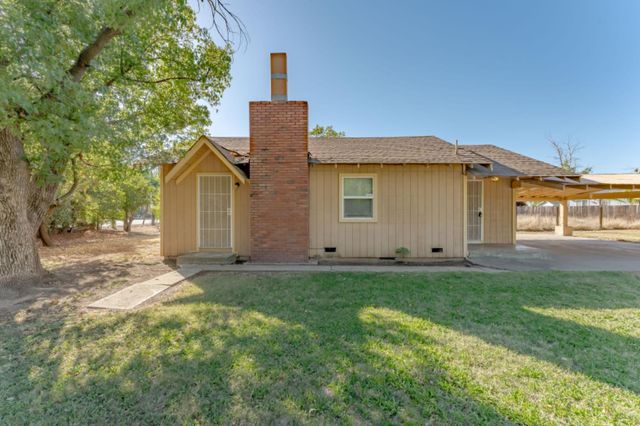 5192 Chestnut Rd, Olivehurst, CA 95961