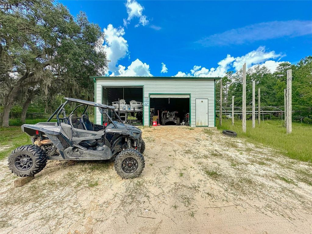 Image 21 of property listing at 5391 JENKINS LOOP DRIVE DRIVE, Keystone Heights, FL 32656