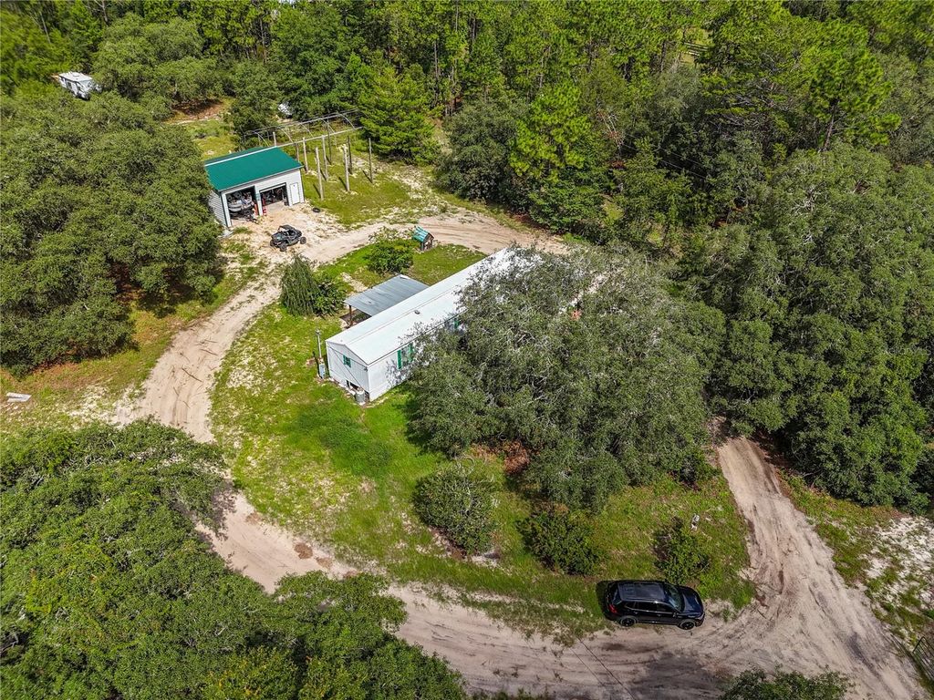 Image 31 of property listing at 5391 JENKINS LOOP DRIVE DRIVE, Keystone Heights, FL 32656