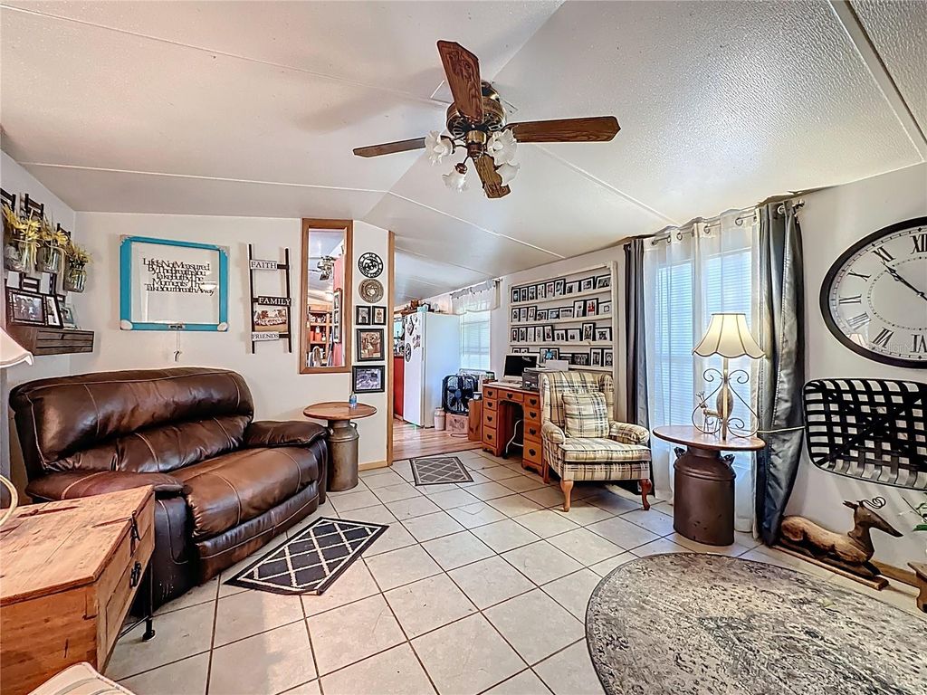 Image 35 of property listing at 5391 JENKINS LOOP DRIVE DRIVE, Keystone Heights, FL 32656