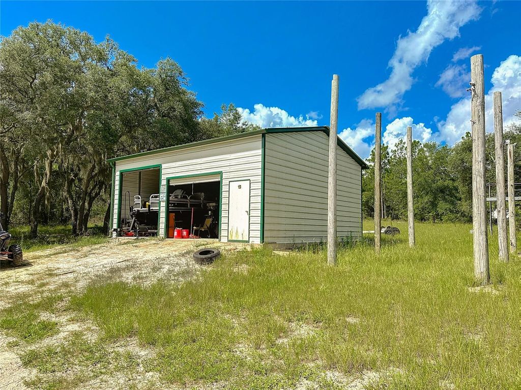 Image 37 of property listing at 5391 JENKINS LOOP DRIVE DRIVE, Keystone Heights, FL 32656