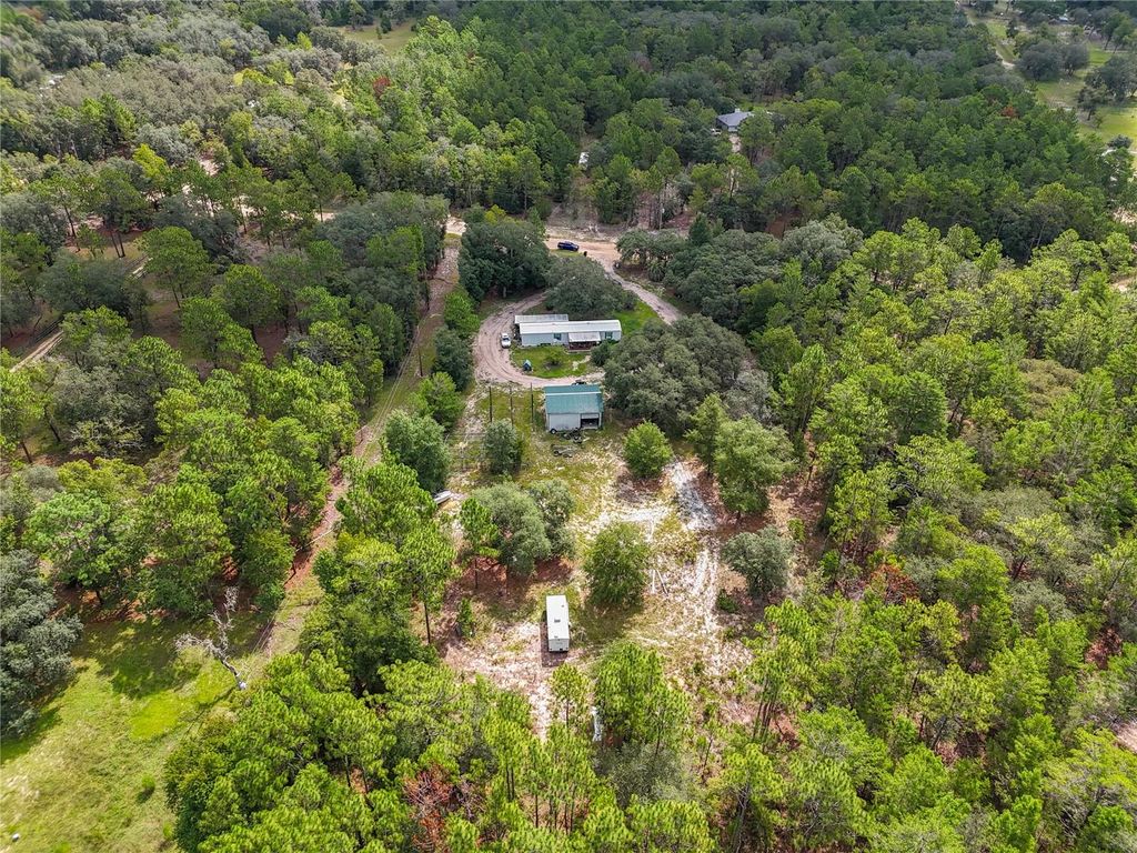 Image 39 of property listing at 5391 JENKINS LOOP DRIVE DRIVE, Keystone Heights, FL 32656