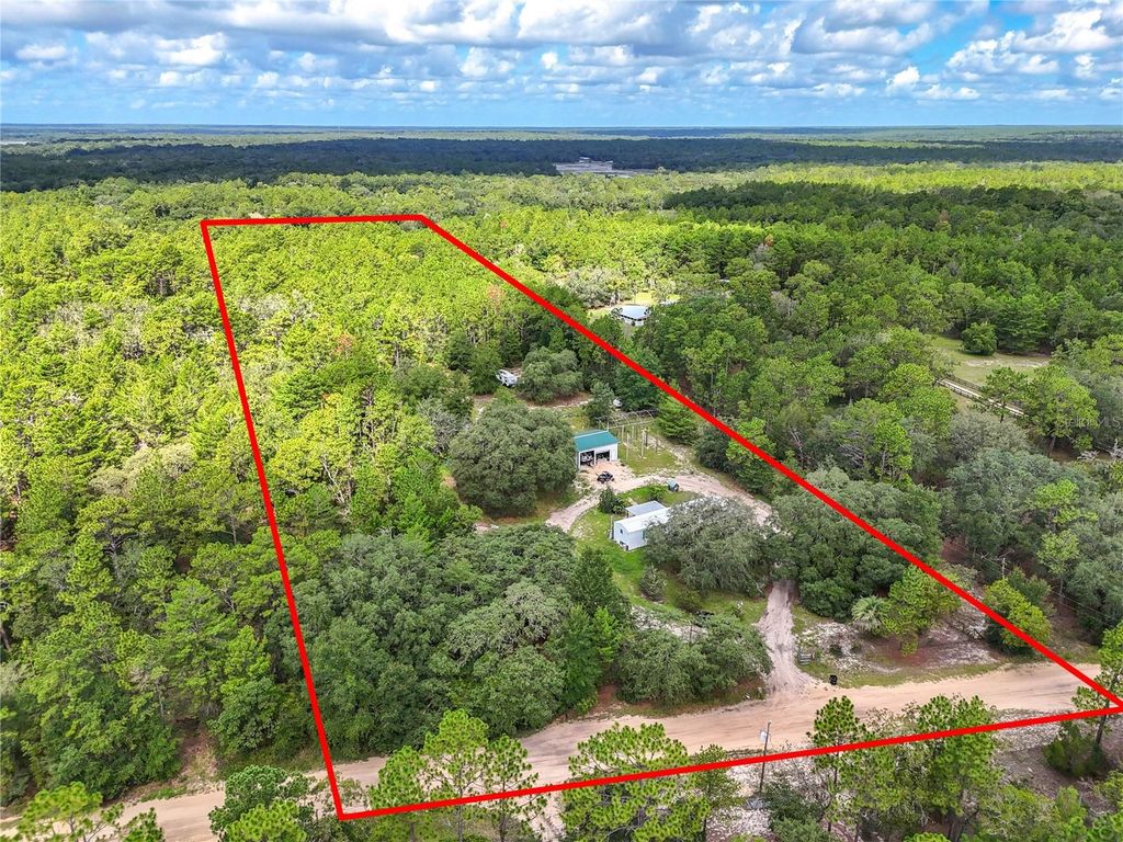 Image 9 of property listing at 5391 JENKINS LOOP DRIVE DRIVE, Keystone Heights, FL 32656