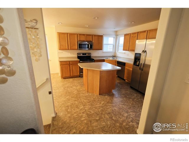542 Cherryridge Drive, Windsor, CO 80550