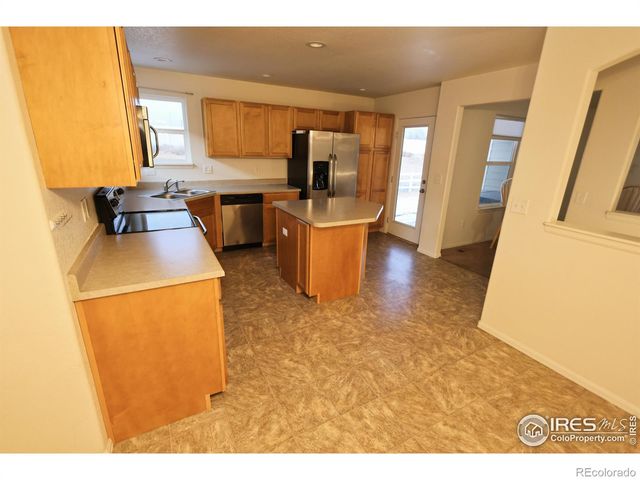542 Cherryridge Drive, Windsor, CO 80550