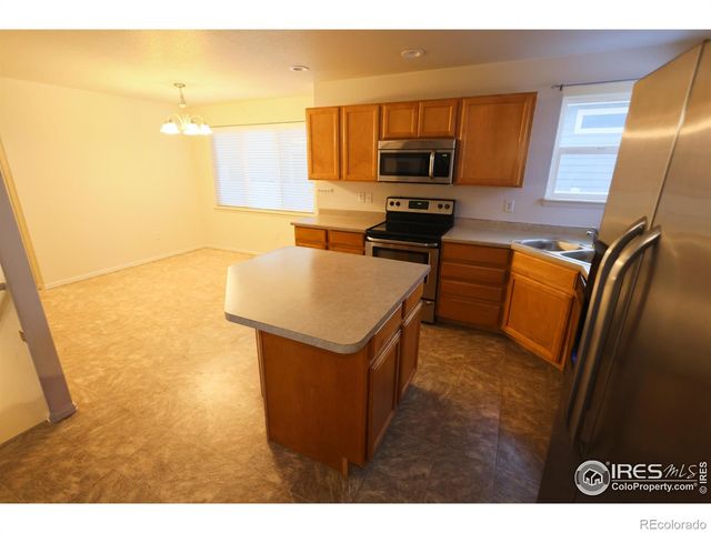 542 Cherryridge Drive, Windsor, CO 80550