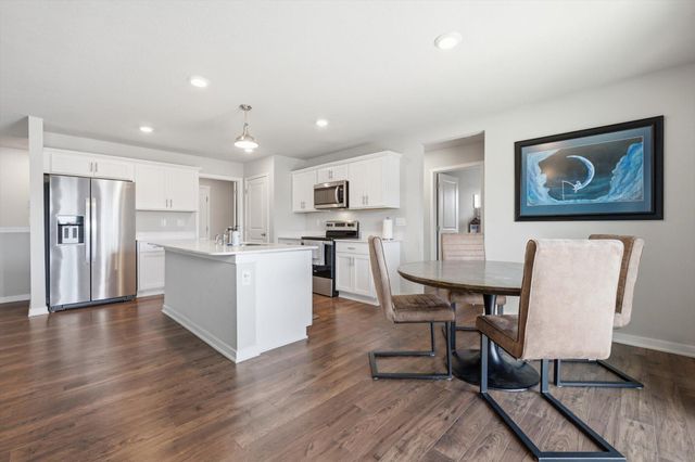 680 N 11TH Circle, Springfield, NE 68059