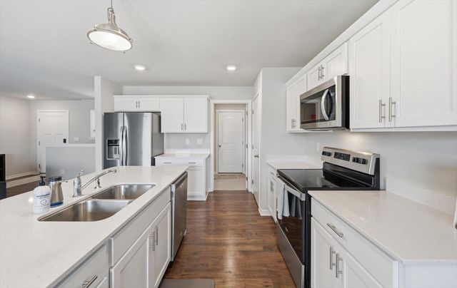 680 N 11TH Circle, Springfield, NE 68059