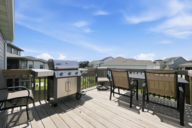 680 N 11TH Circle, Springfield, NE 68059