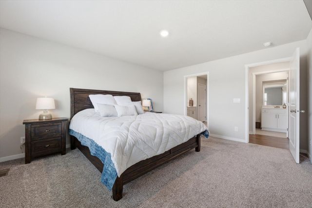 680 N 11TH Circle, Springfield, NE 68059