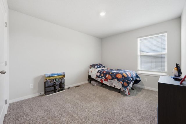 680 N 11TH Circle, Springfield, NE 68059