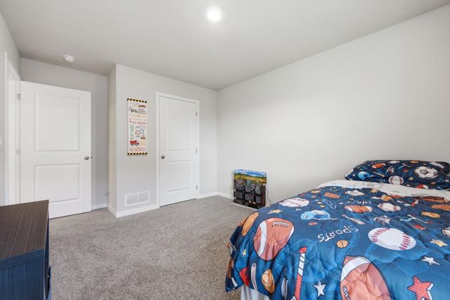 680 N 11TH Circle, Springfield, NE 68059