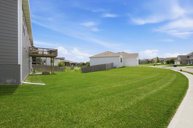 680 N 11TH Circle, Springfield, NE 68059
