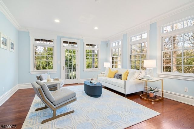 9 Bishops Ln, Millburn Twp., NJ 07078