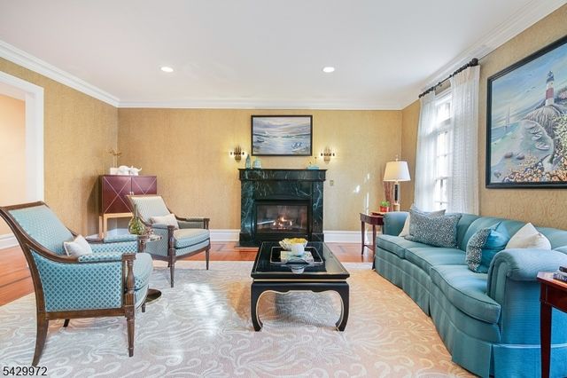9 Bishops Ln, Millburn Twp., NJ 07078