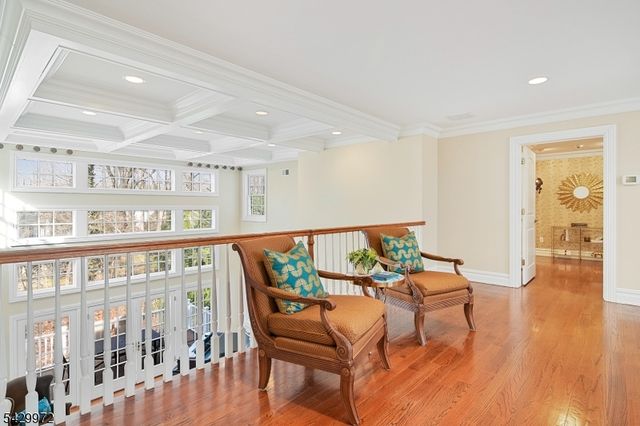 9 Bishops Ln, Millburn Twp., NJ 07078
