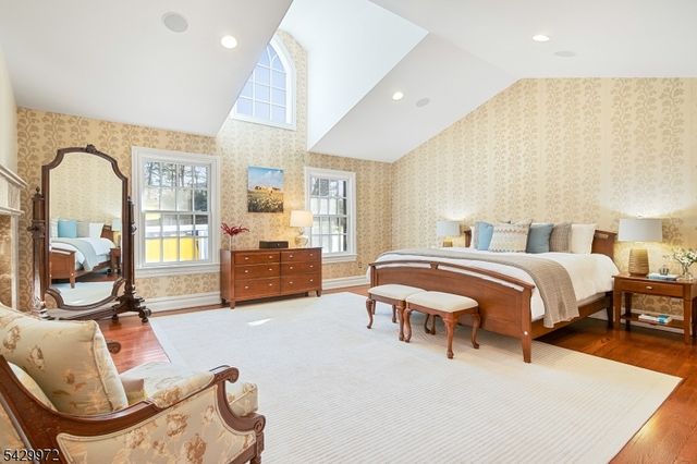 9 Bishops Ln, Millburn Twp., NJ 07078