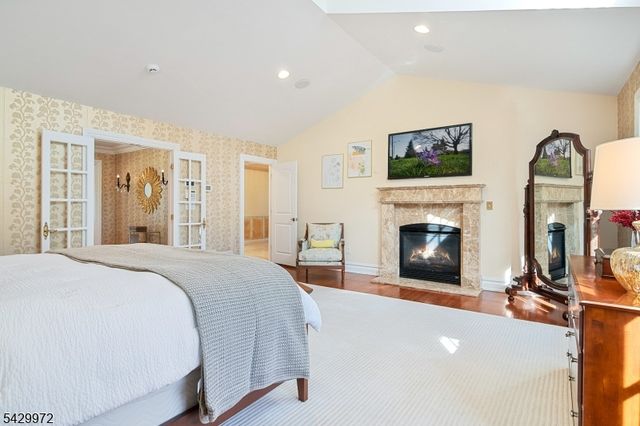 9 Bishops Ln, Millburn Twp., NJ 07078