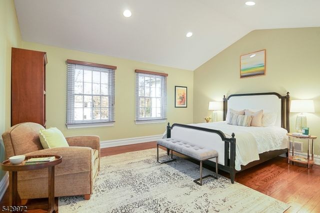 9 Bishops Ln, Millburn Twp., NJ 07078