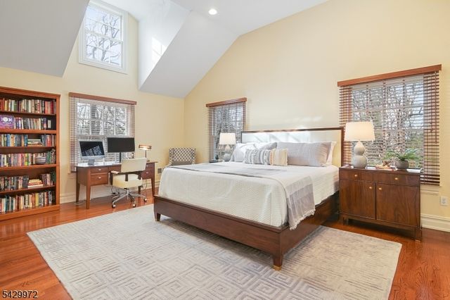 9 Bishops Ln, Millburn Twp., NJ 07078