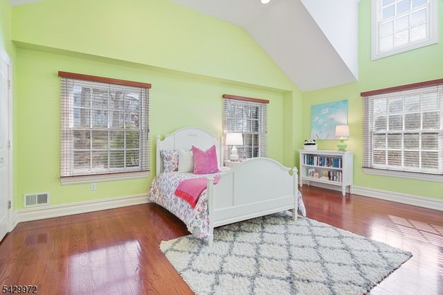 9 Bishops Ln, Millburn Twp., NJ 07078