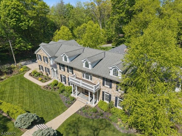 9 Bishops Ln, Millburn Twp., NJ 07078