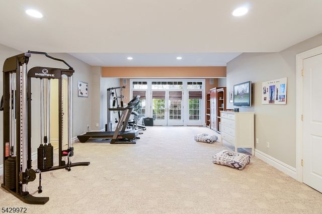 9 Bishops Ln, Millburn Twp., NJ 07078