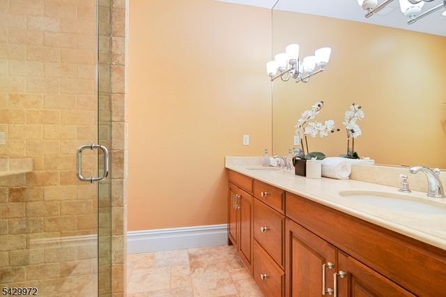 9 Bishops Ln, Millburn Twp., NJ 07078