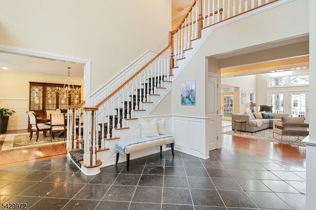 9 Bishops Ln, Millburn Twp., NJ 07078