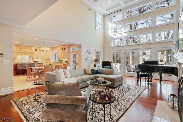 9 Bishops Ln, Millburn Twp., NJ 07078