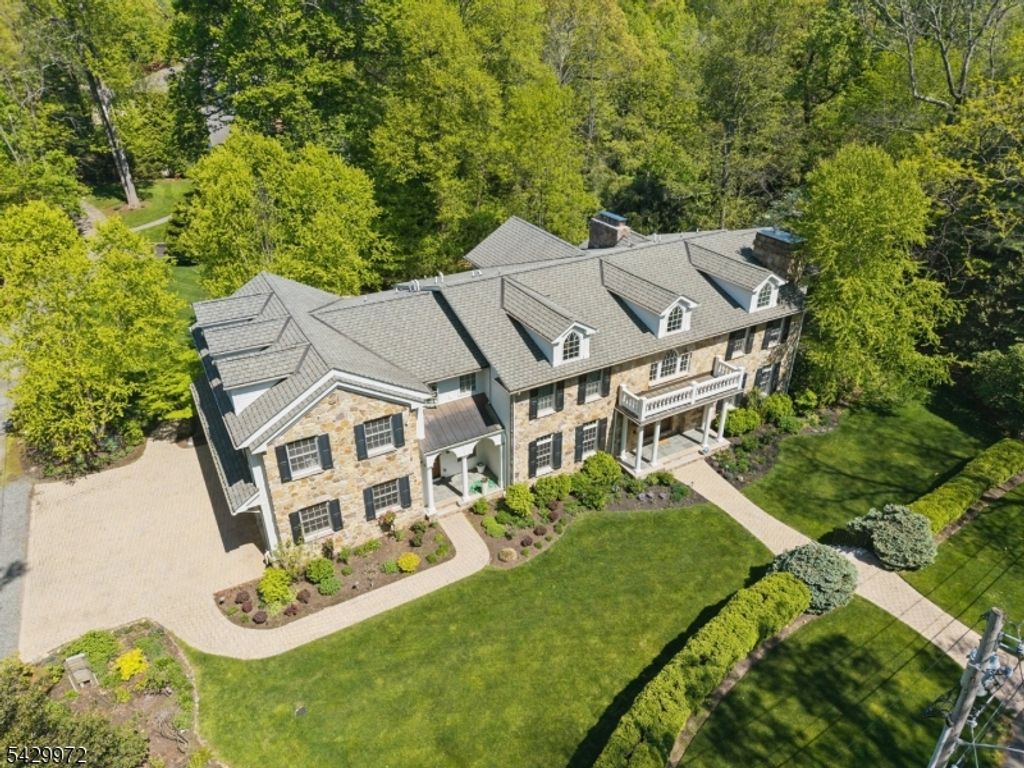 9 Bishops Ln, Millburn Twp., NJ 07078