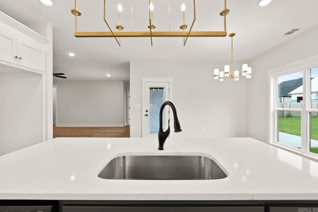 7 Morning Sun Cove, Greenbrier, AR 72058