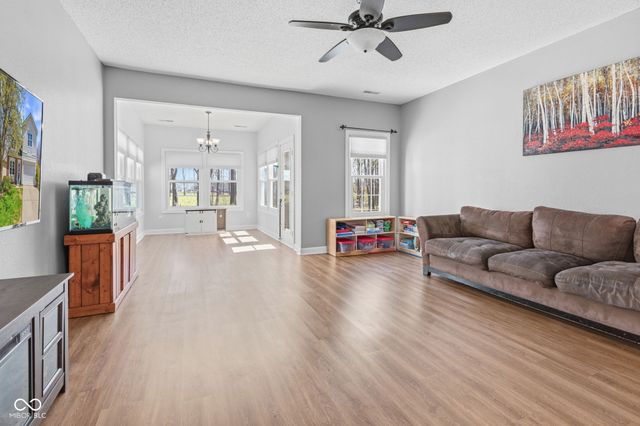 18944 Prairie Crossing Drive, Noblesville, IN 46062