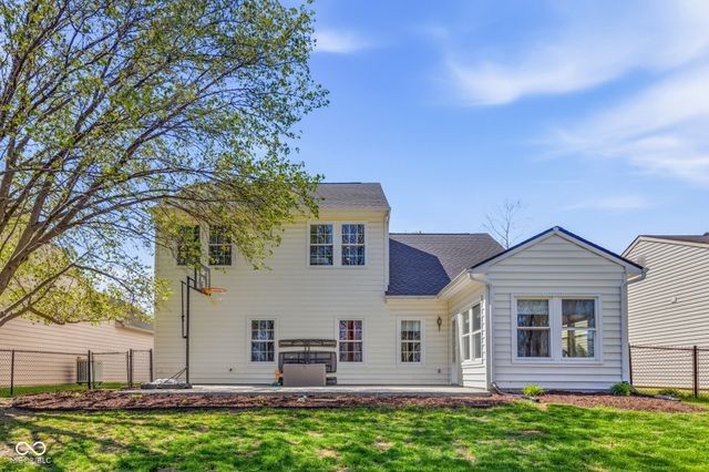 18944 Prairie Crossing Drive, Noblesville, IN 46062