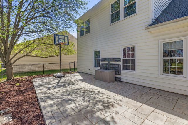 18944 Prairie Crossing Drive, Noblesville, IN 46062