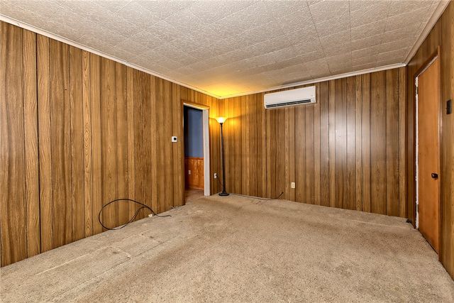 229 S 5th St, Youngwood, PA 15697