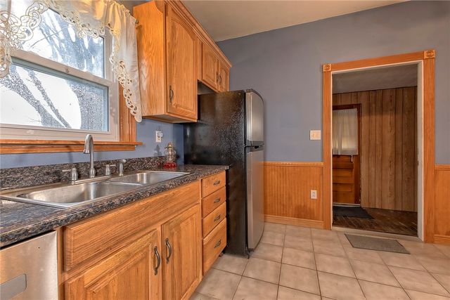 229 S 5th St, Youngwood, PA 15697