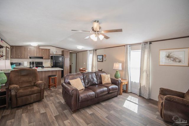 5218 Plateau Rd, Pensacola, FL 32507