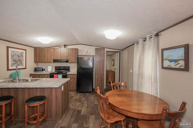 5218 Plateau Rd, Pensacola, FL 32507