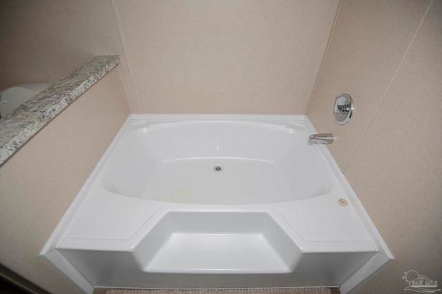 5218 Plateau Rd, Pensacola, FL 32507